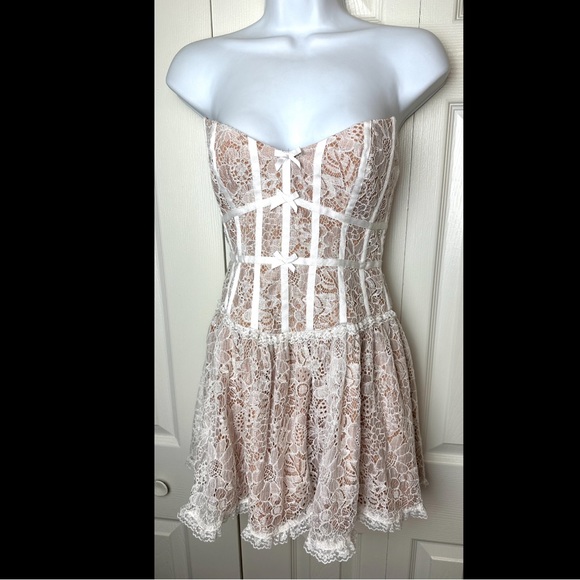 New FOR LOVE & LEMONS Jelena Strapless Lace Dress Ivory Nude Bow Front Mini NWT - Picture 2 of 14